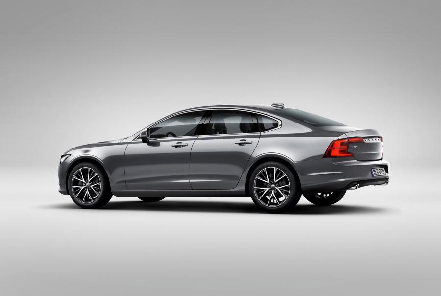 Volvo S90 T5 Momentum 2016 года  (фото 2 из 7)